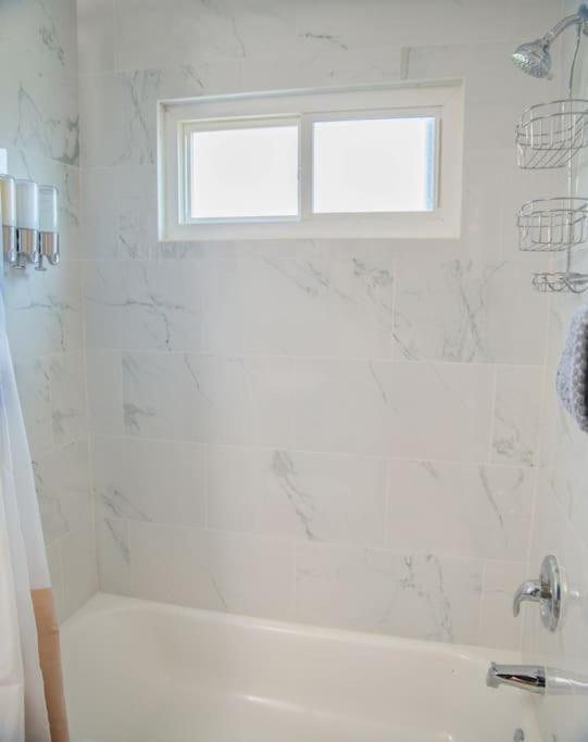 1 Bedroom Stylish Oasis Omaha Eksteriør billede